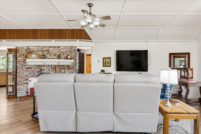 10096 Elder Dr, Grass Valley, CA 95949