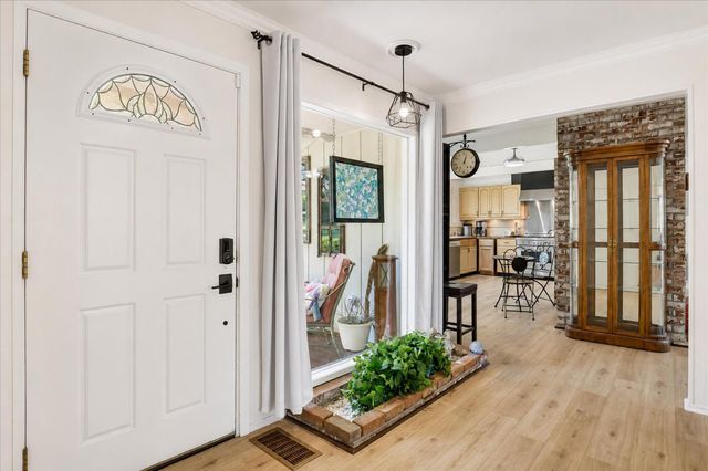 10096 Elder Dr, Grass Valley, CA 95949