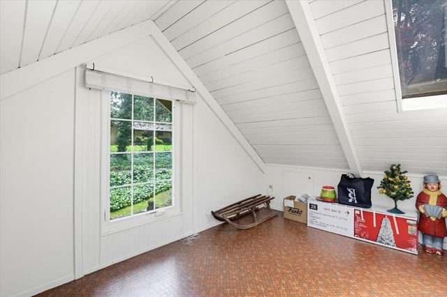 10096 Elder Dr, Grass Valley, CA 95949