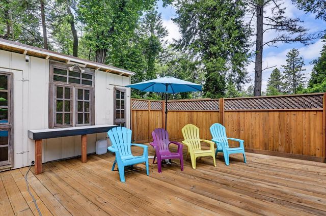 10096 Elder Dr, Grass Valley, CA 95949