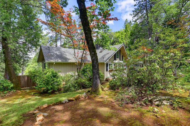 10096 Elder Dr, Grass Valley, CA 95949