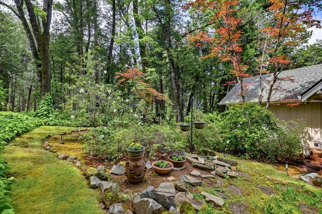 10096 Elder Dr, Grass Valley, CA 95949
