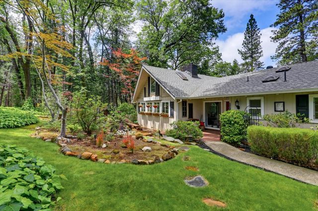 10096 Elder Dr, Grass Valley, CA 95949