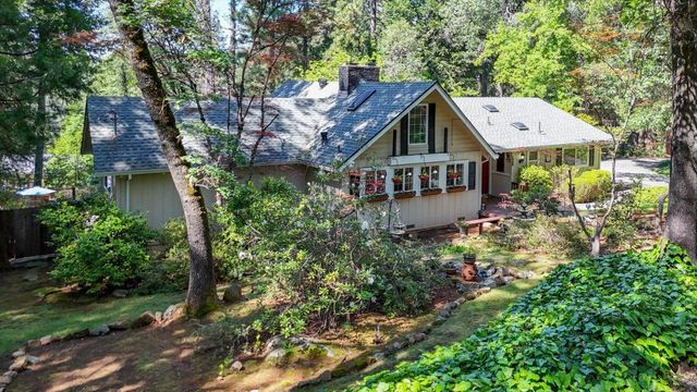 10096 Elder Dr, Grass Valley, CA 95949