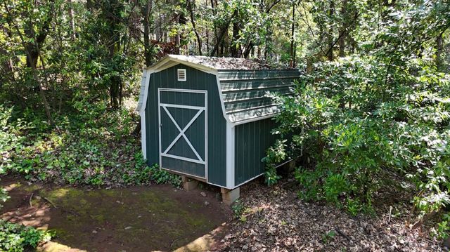 10096 Elder Dr, Grass Valley, CA 95949