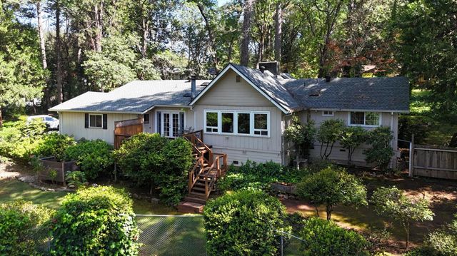 10096 Elder Dr, Grass Valley, CA 95949