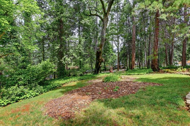 10096 Elder Dr, Grass Valley, CA 95949