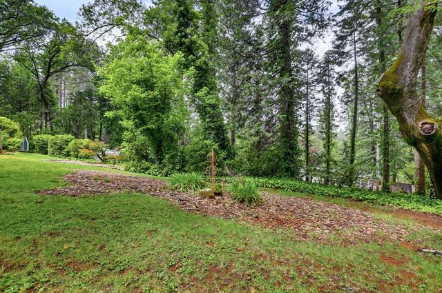 10096 Elder Dr, Grass Valley, CA 95949