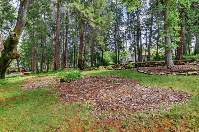 10096 Elder Dr, Grass Valley, CA 95949