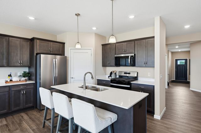 1771 Squirrel Way, New Richmond, WI 54017
