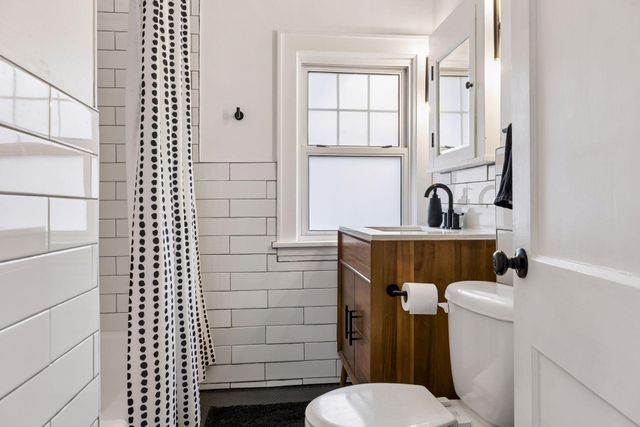 491 Cretin Avenue S, Saint Paul, MN 55116