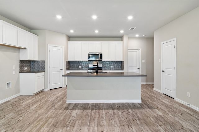 7526 Ezra Mews, Rowlett, TX 75089
