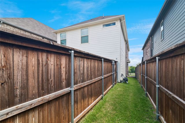 7526 Ezra Mews, Rowlett, TX 75089