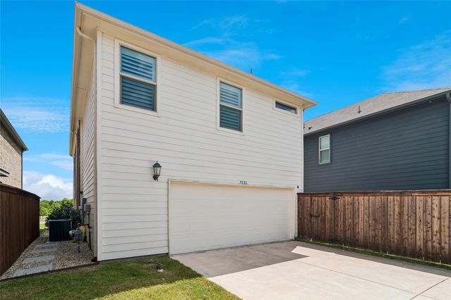 7526 Ezra Mews, Rowlett, TX 75089