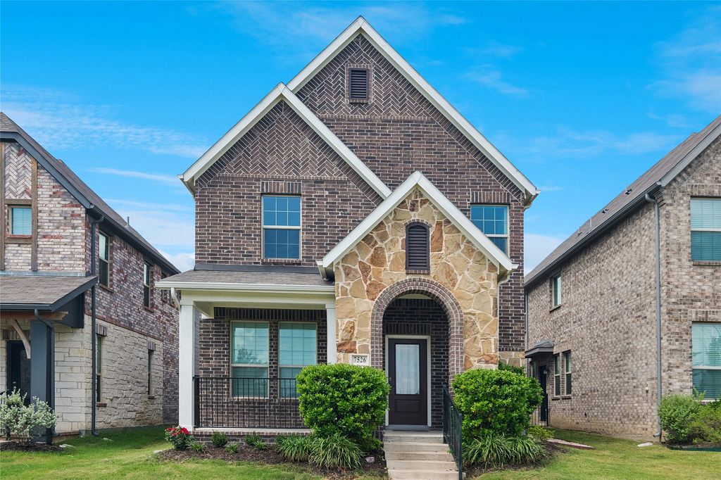 7526 Ezra Mews, Rowlett, TX 75089