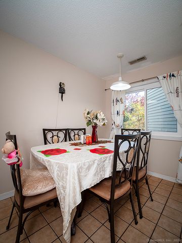 1410 Whitney Avenue E2, Hamden, CT 06517