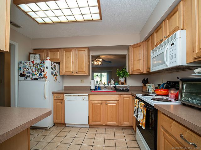 1410 Whitney Avenue E2, Hamden, CT 06517