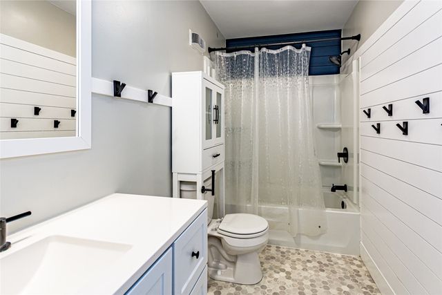 214 Main Street, Center Point, IA 52213