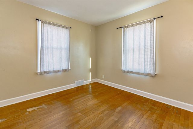 214 Main Street, Center Point, IA 52213