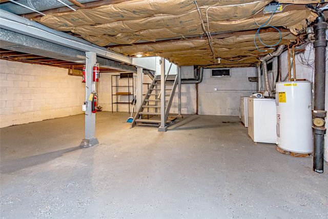 214 Main Street, Center Point, IA 52213