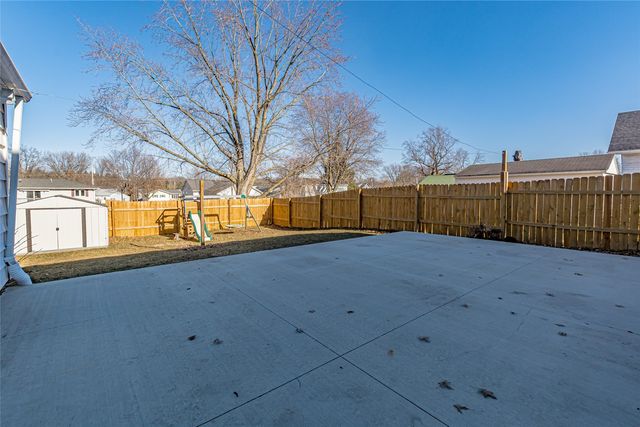 214 Main Street, Center Point, IA 52213