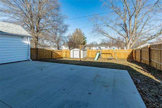 214 Main Street, Center Point, IA 52213