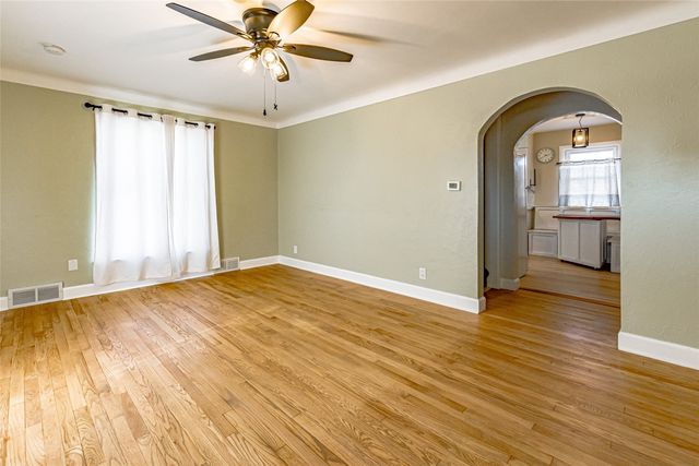 214 Main Street, Center Point, IA 52213