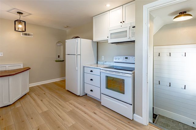 214 Main Street, Center Point, IA 52213