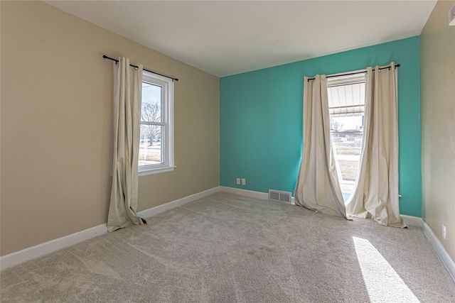 214 Main Street, Center Point, IA 52213