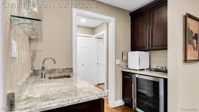 2253 Pembroke Road, Birmingham, MI 48009