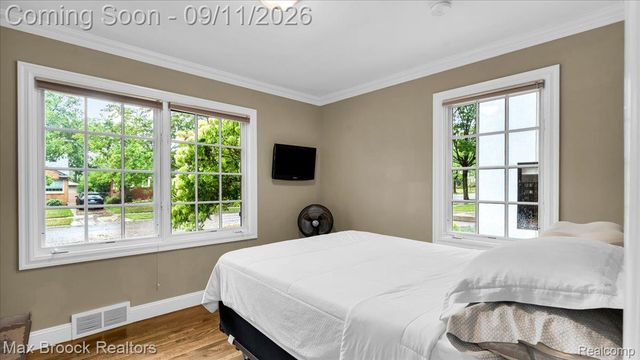 2253 Pembroke Road, Birmingham, MI 48009