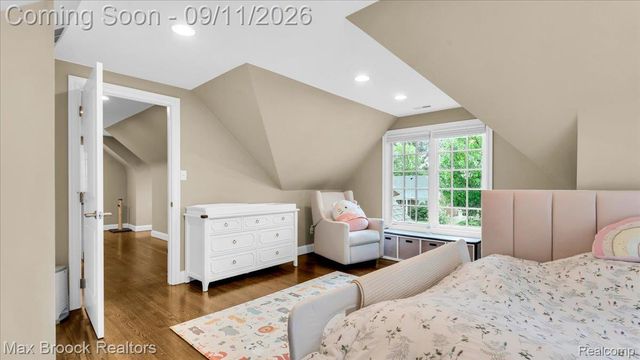 2253 Pembroke Road, Birmingham, MI 48009