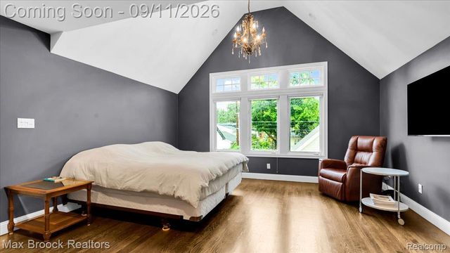 2253 Pembroke Road, Birmingham, MI 48009