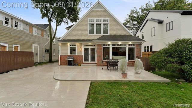 2253 Pembroke Road, Birmingham, MI 48009