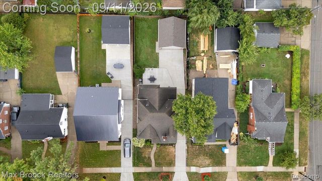 2253 Pembroke Road, Birmingham, MI 48009