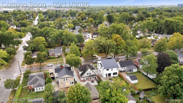 2253 Pembroke Road, Birmingham, MI 48009