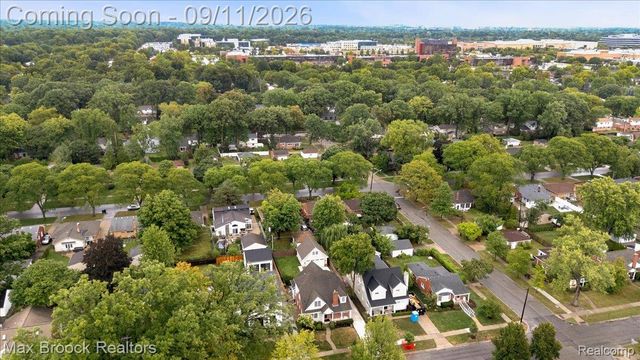 2253 Pembroke Road, Birmingham, MI 48009