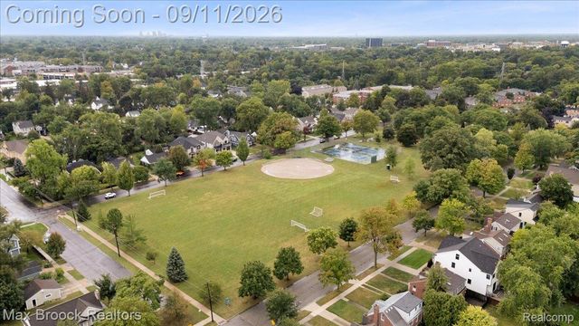 2253 Pembroke Road, Birmingham, MI 48009