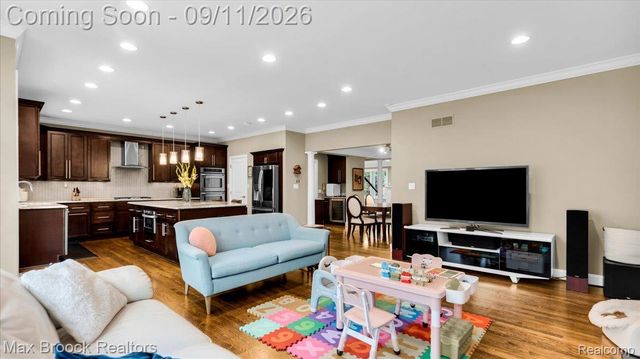 2253 Pembroke Road, Birmingham, MI 48009