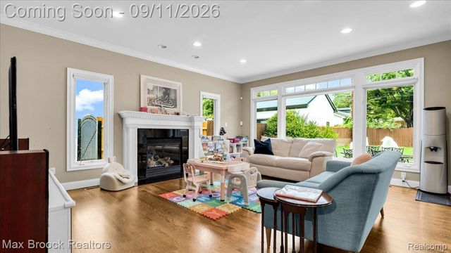 2253 Pembroke Road, Birmingham, MI 48009