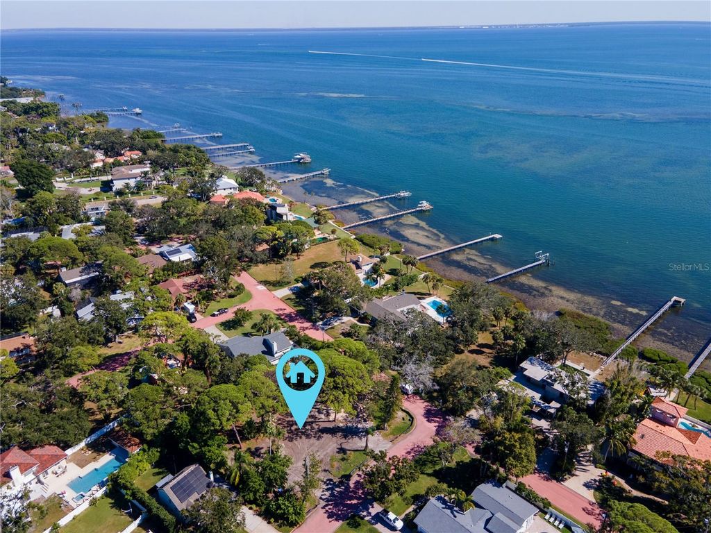 1125 FRIENDLY WAY S, St Petersburg, FL 33705