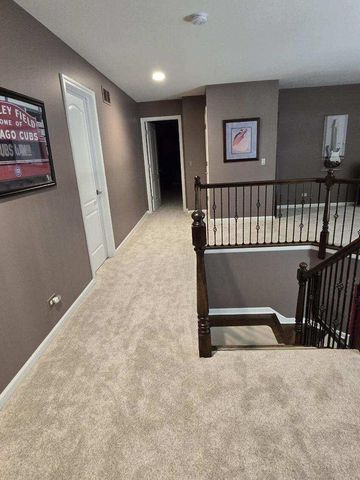 743 Chasewood Drive, South Elgin, IL 60177