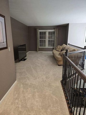 743 Chasewood Drive, South Elgin, IL 60177