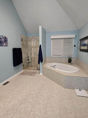 743 Chasewood Drive, South Elgin, IL 60177