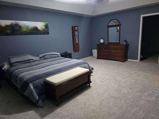 743 Chasewood Drive, South Elgin, IL 60177