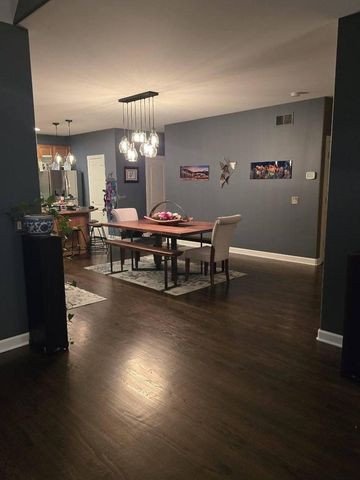 743 Chasewood Drive, South Elgin, IL 60177