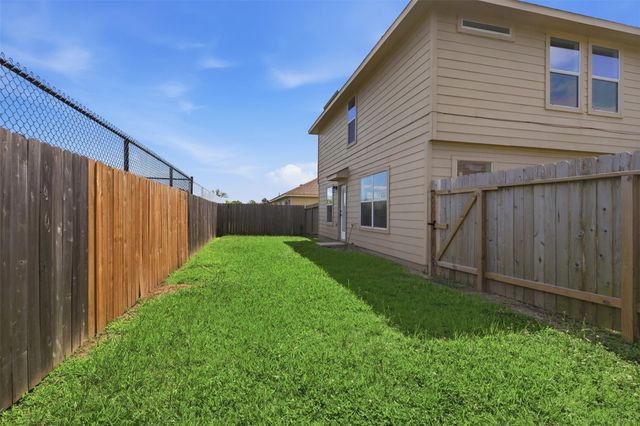 915 Redcrest Springs Court, Houston, TX 77073