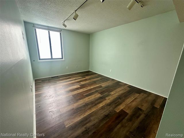 1744 Grove Road A-101, Ypsilanti, MI 48198