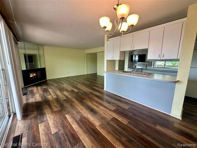 1744 Grove Road A-101, Ypsilanti, MI 48198