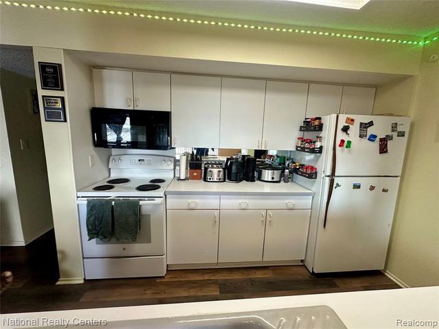1744 Grove Road A-101, Ypsilanti, MI 48198